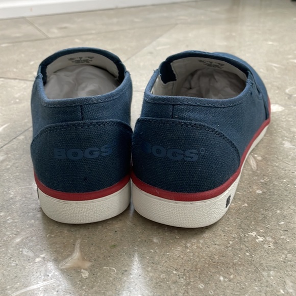 Boys Bogs Navy Canvas Slip On  Malibu Sneaker - New in box Size Youth 6 - Picture 10 of 10